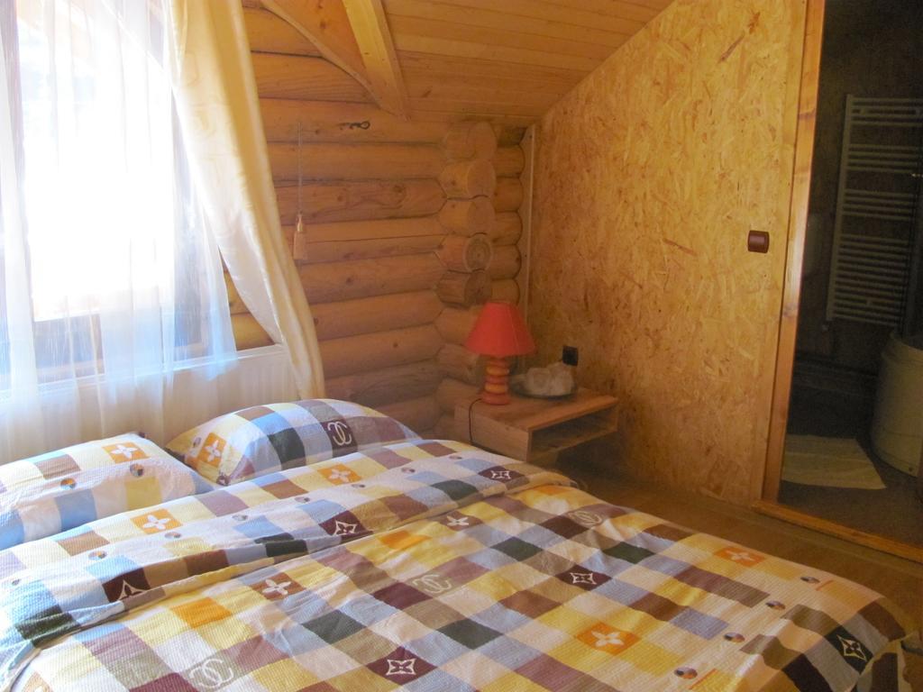 Cabana Bradul Óradna Kültér fotó