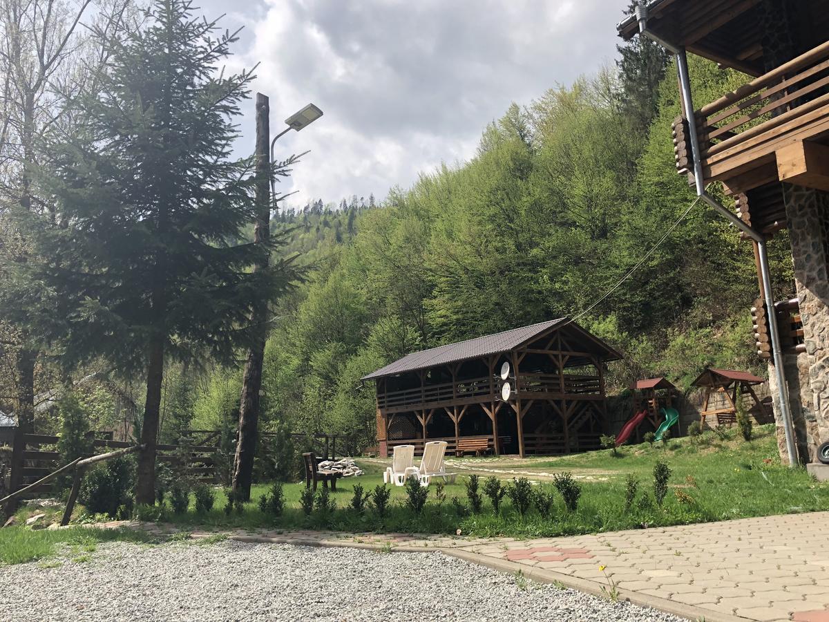 Cabana Bradul Óradna Kültér fotó